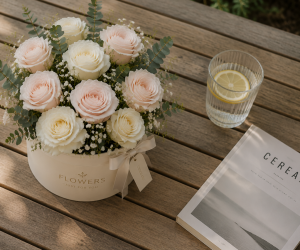 Minimalist flower box
